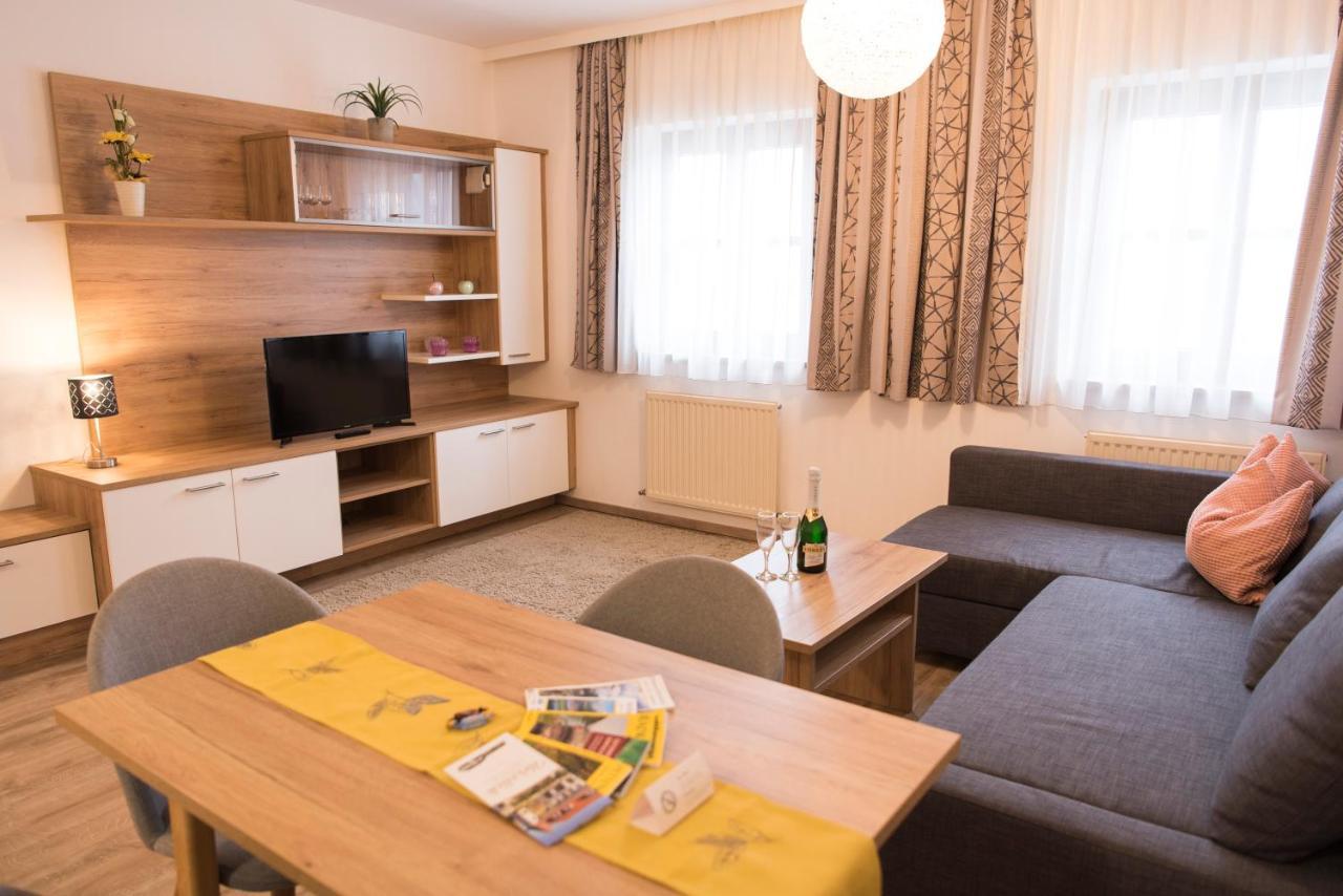 Almtalhotel Pettenbach Eksteriør billede