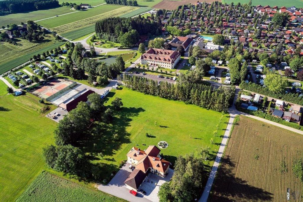 Almtalhotel Pettenbach Eksteriør billede