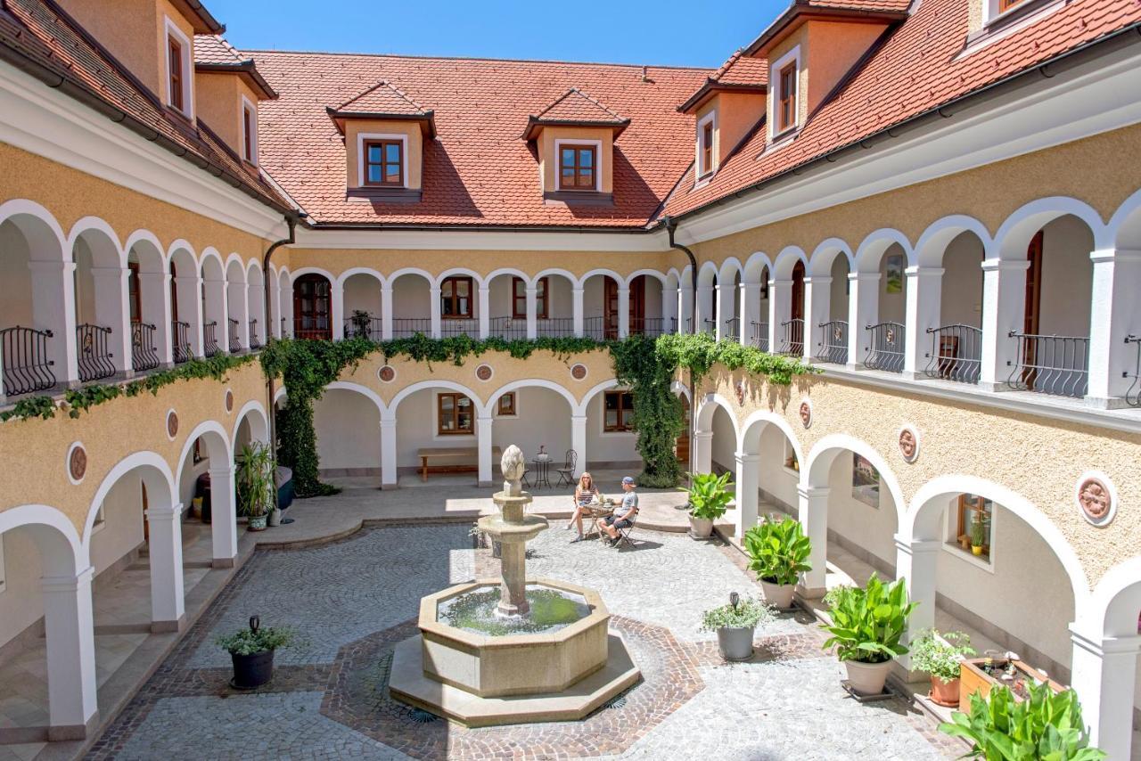 Almtalhotel Pettenbach Eksteriør billede