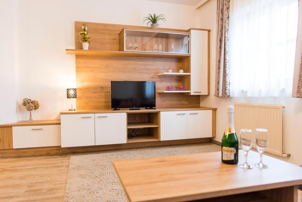 Almtalhotel Pettenbach Eksteriør billede