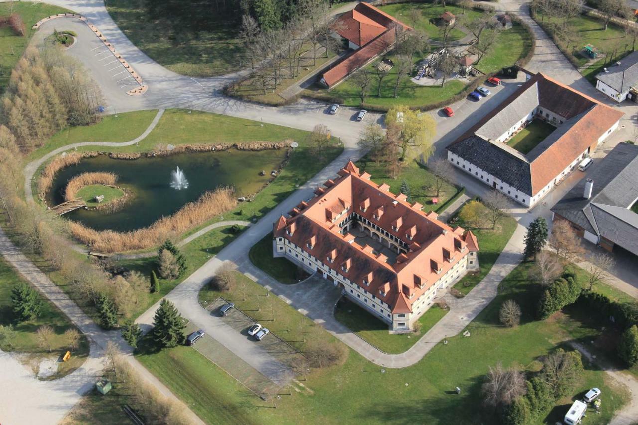 Almtalhotel Pettenbach Eksteriør billede