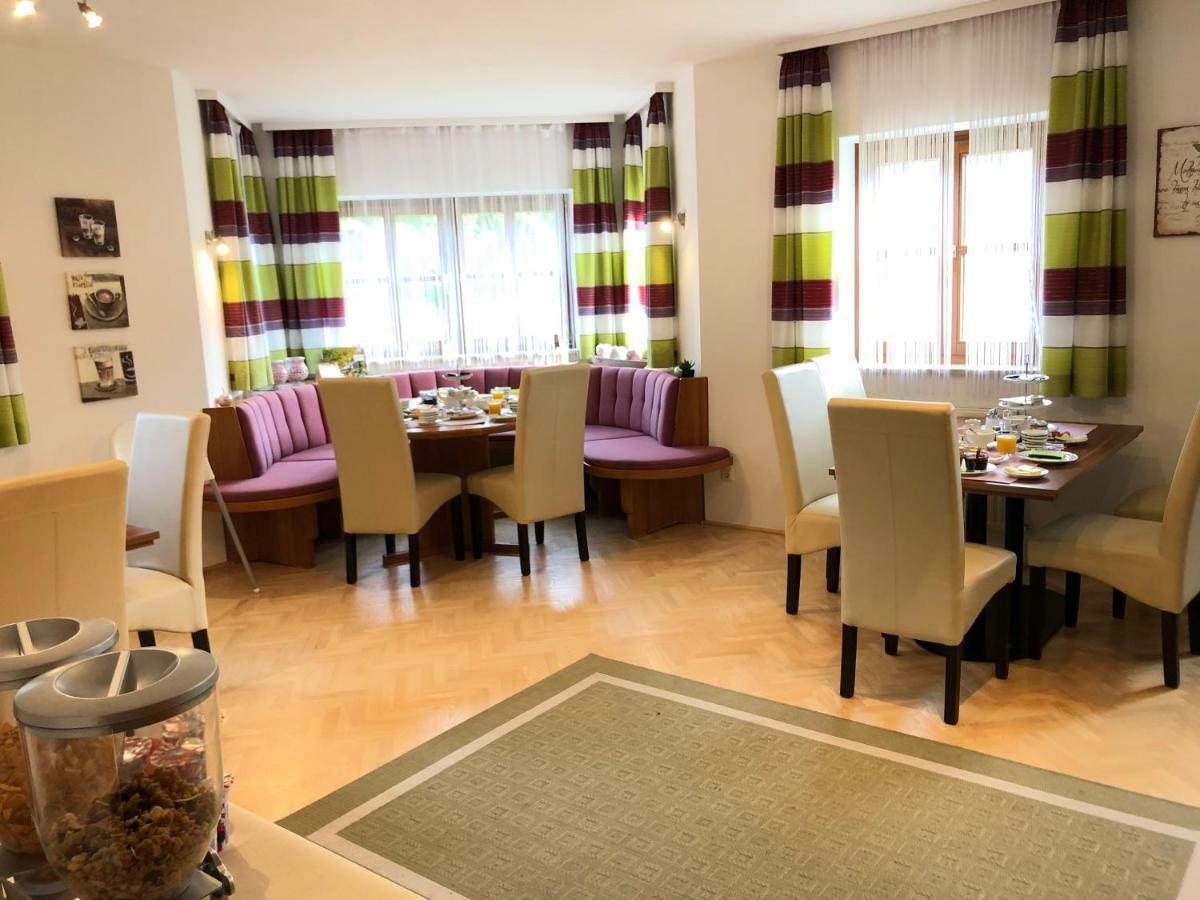 Almtalhotel Pettenbach Eksteriør billede