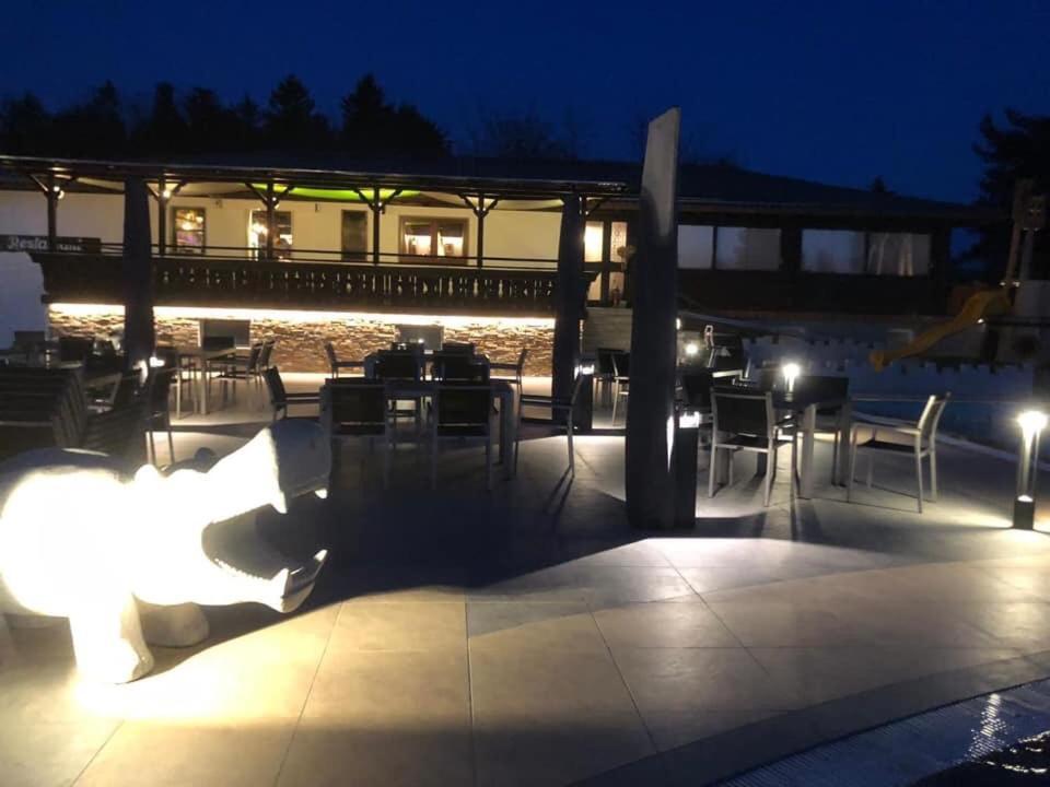 Almtalhotel Pettenbach Eksteriør billede